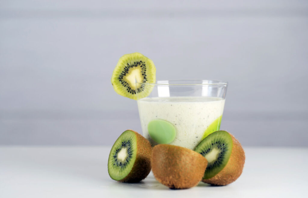 adrenal cocktail without orange juice with kiwifruit